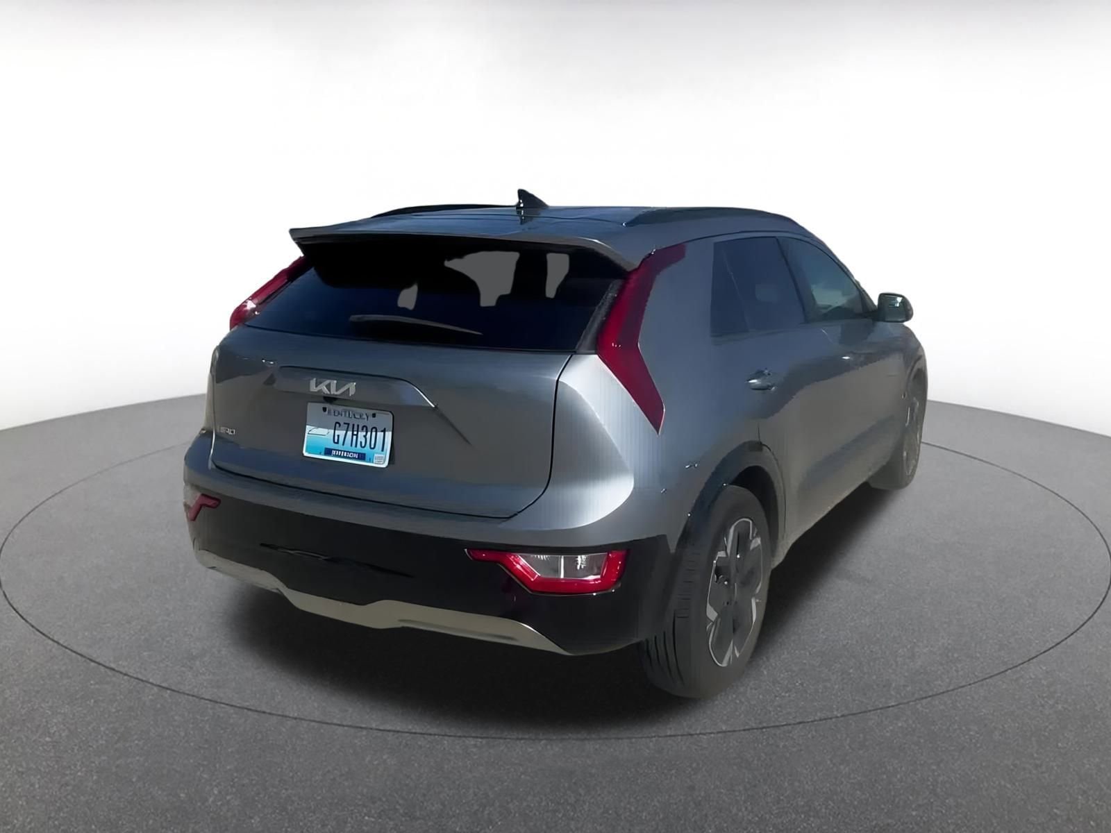 Thumbnail: 2023 Kia Niro - 12