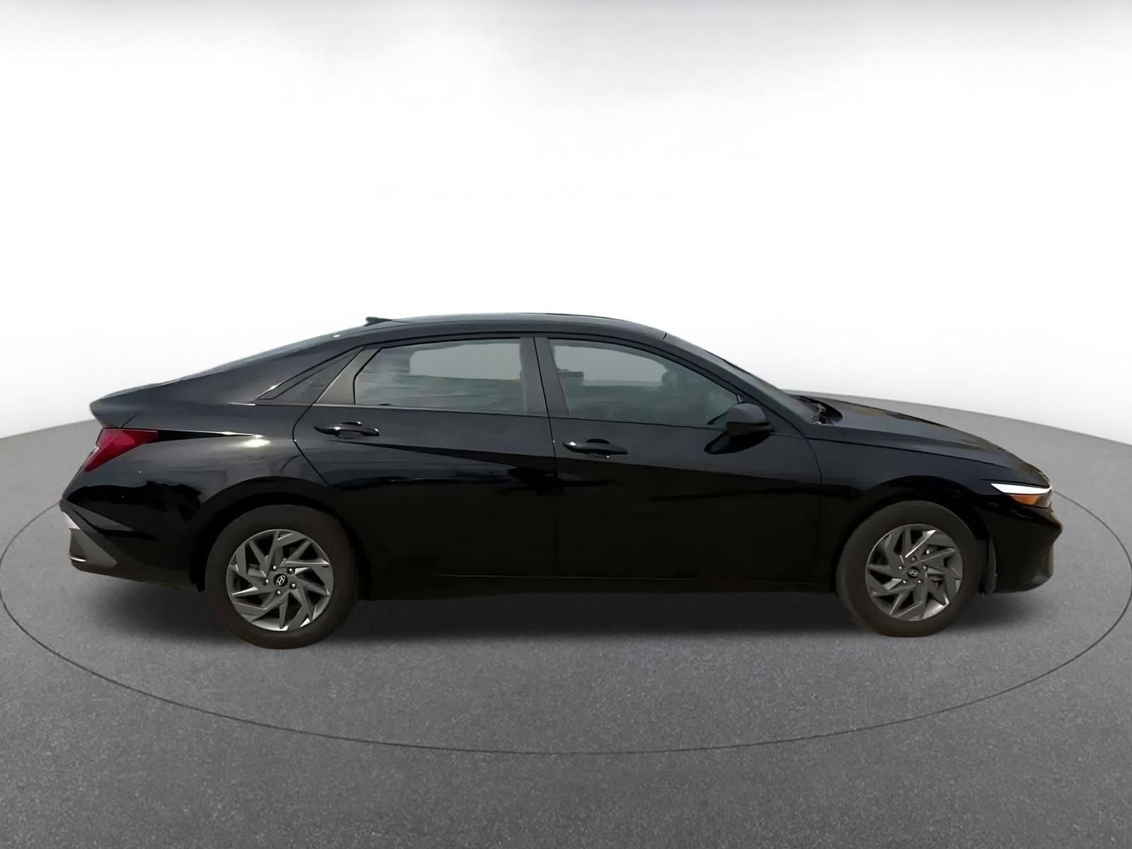 Thumbnail: 2026 Hyundai Elantra - 15