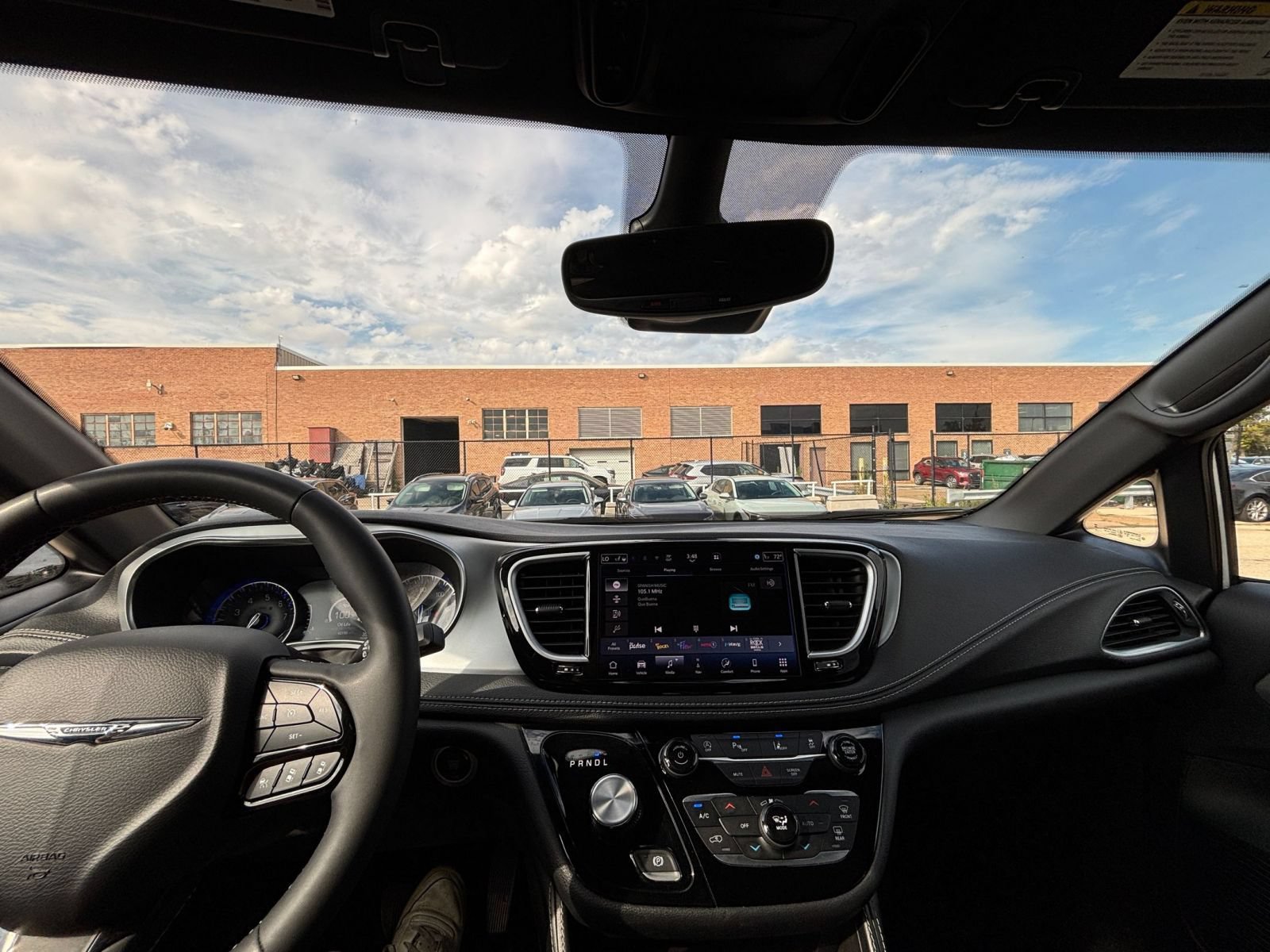 Thumbnail: 2025 Chrysler Pacifica - 34