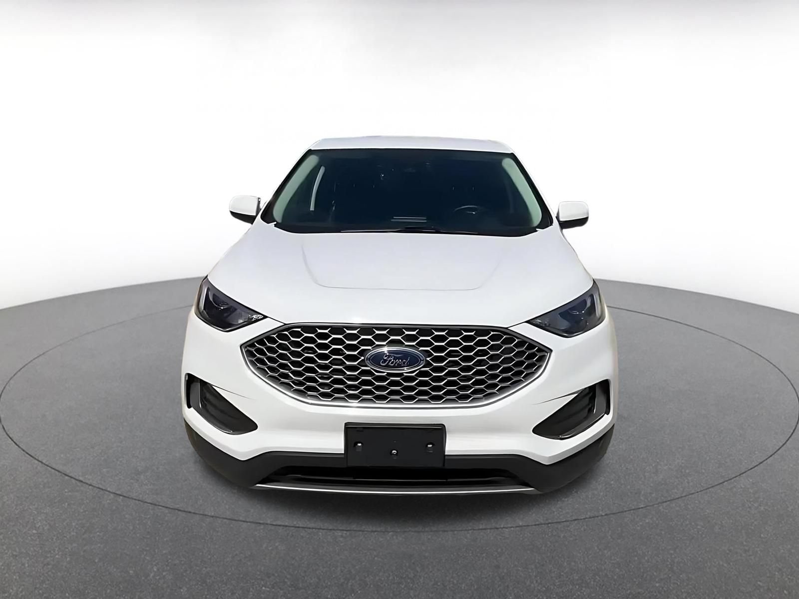 Thumbnail: 2023 Ford Edge - 4