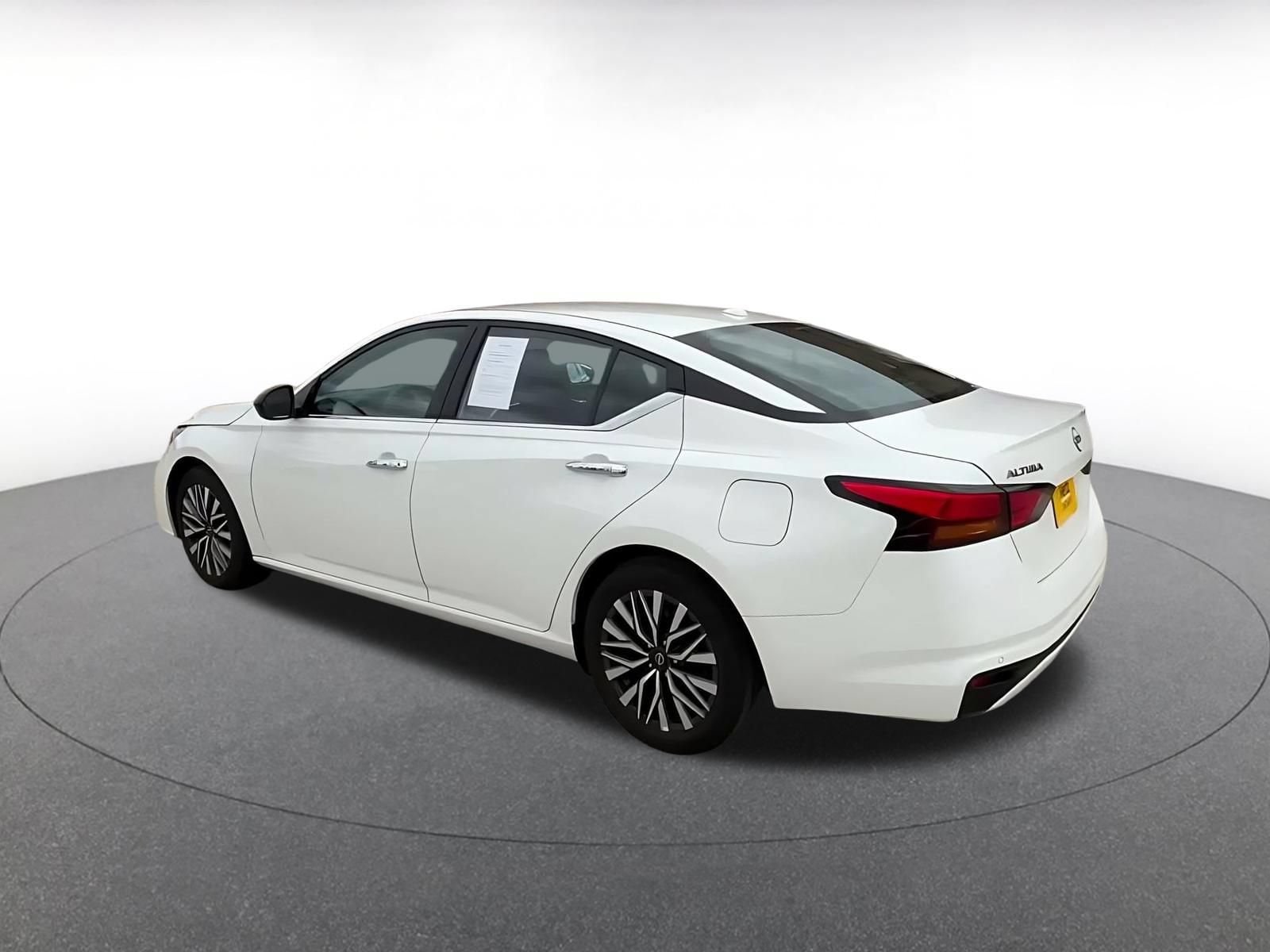 Thumbnail: 2025 Nissan Altima - 8