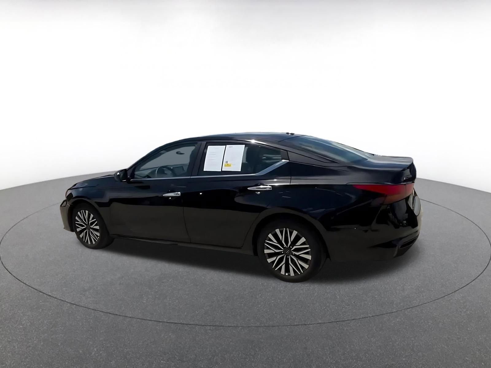 Thumbnail: 2025 Nissan Altima - 10