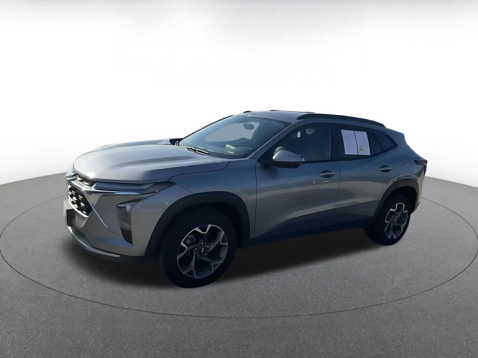 Thumbnail: 2025 Chevrolet Trax - 8