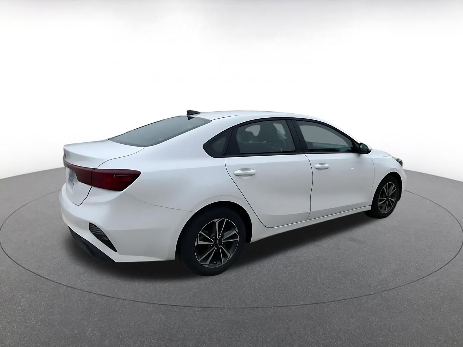 Thumbnail: 2024 Kia Forte - 15