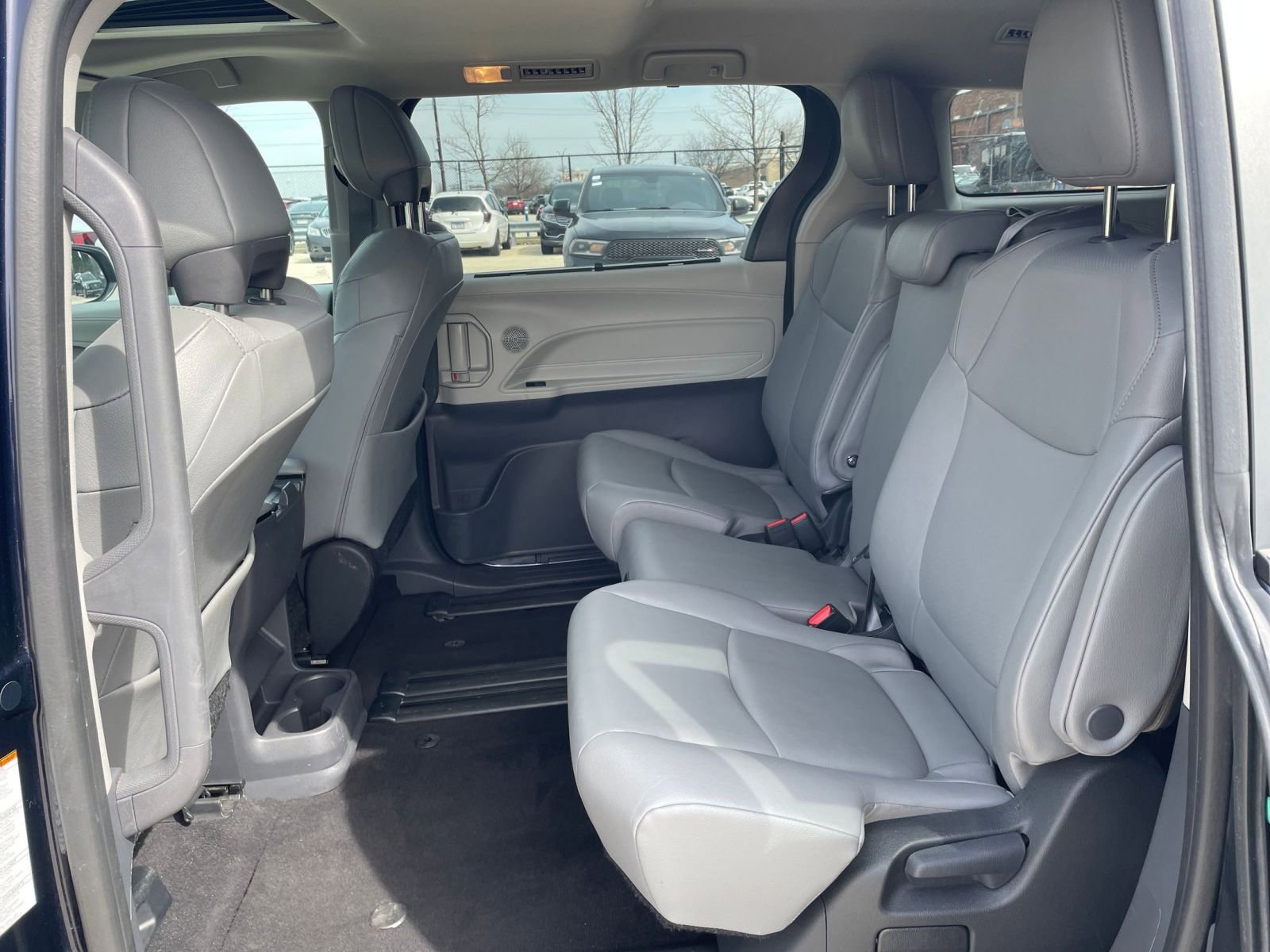 Thumbnail: 2024 Toyota Sienna - 27