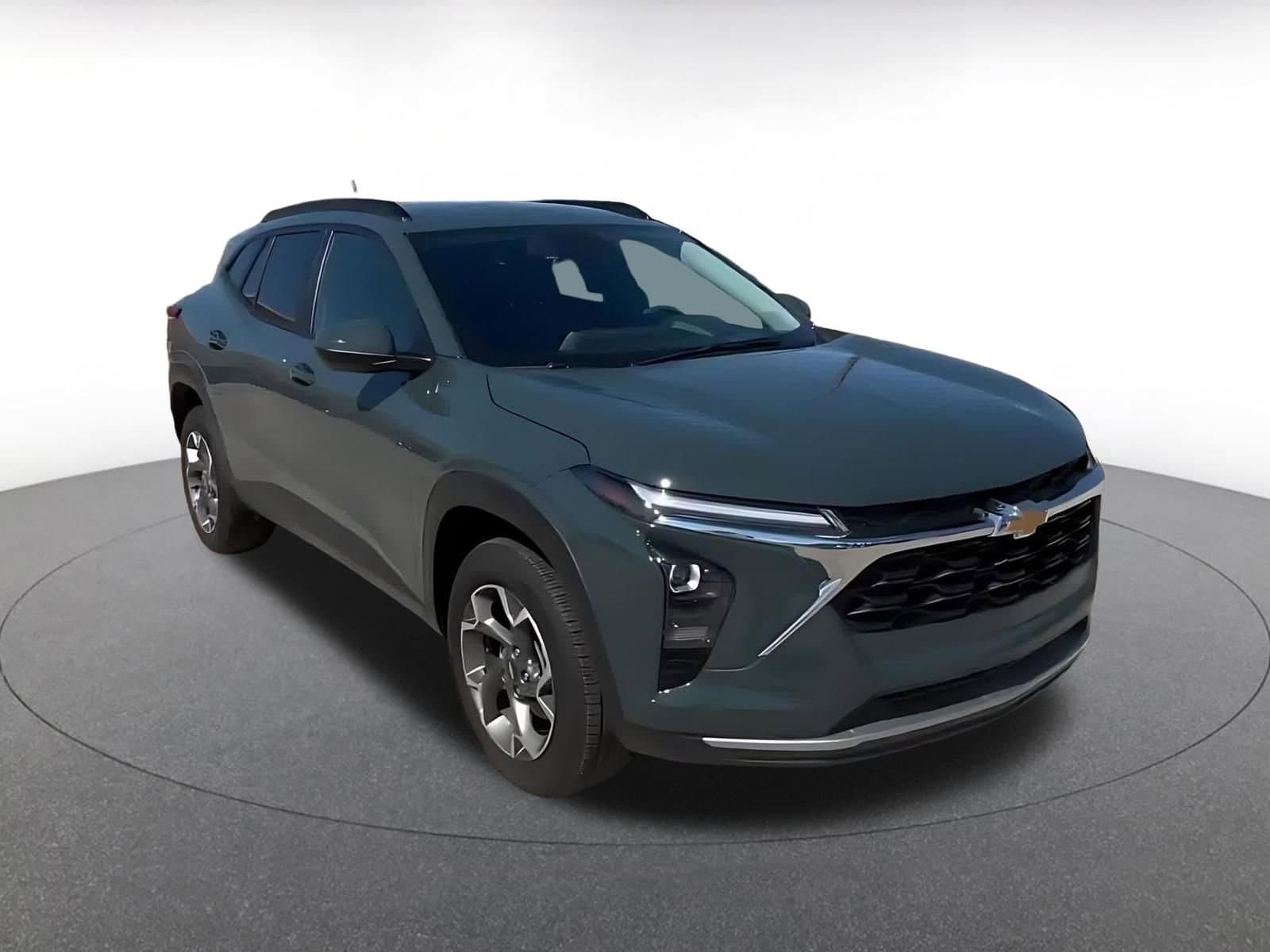 Thumbnail: 2025 Chevrolet Trax - 3