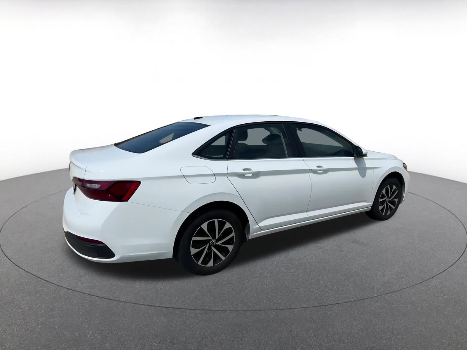 Thumbnail: 2024 Volkswagen Jetta - 14