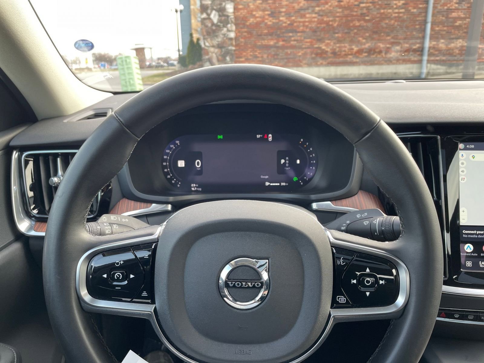 Thumbnail: 2025 Volvo S60 - 34