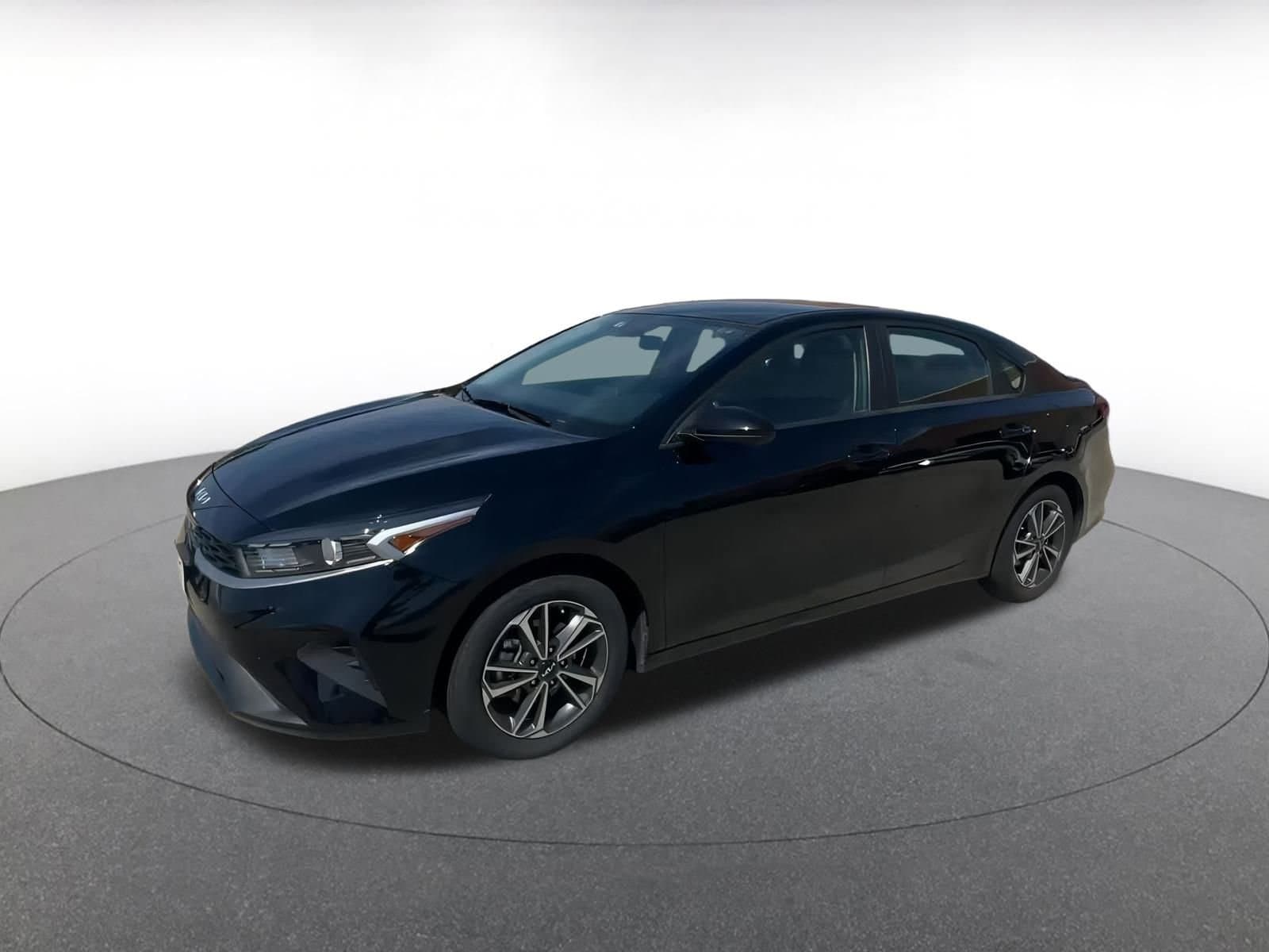Thumbnail: 2024 Kia Forte - 8