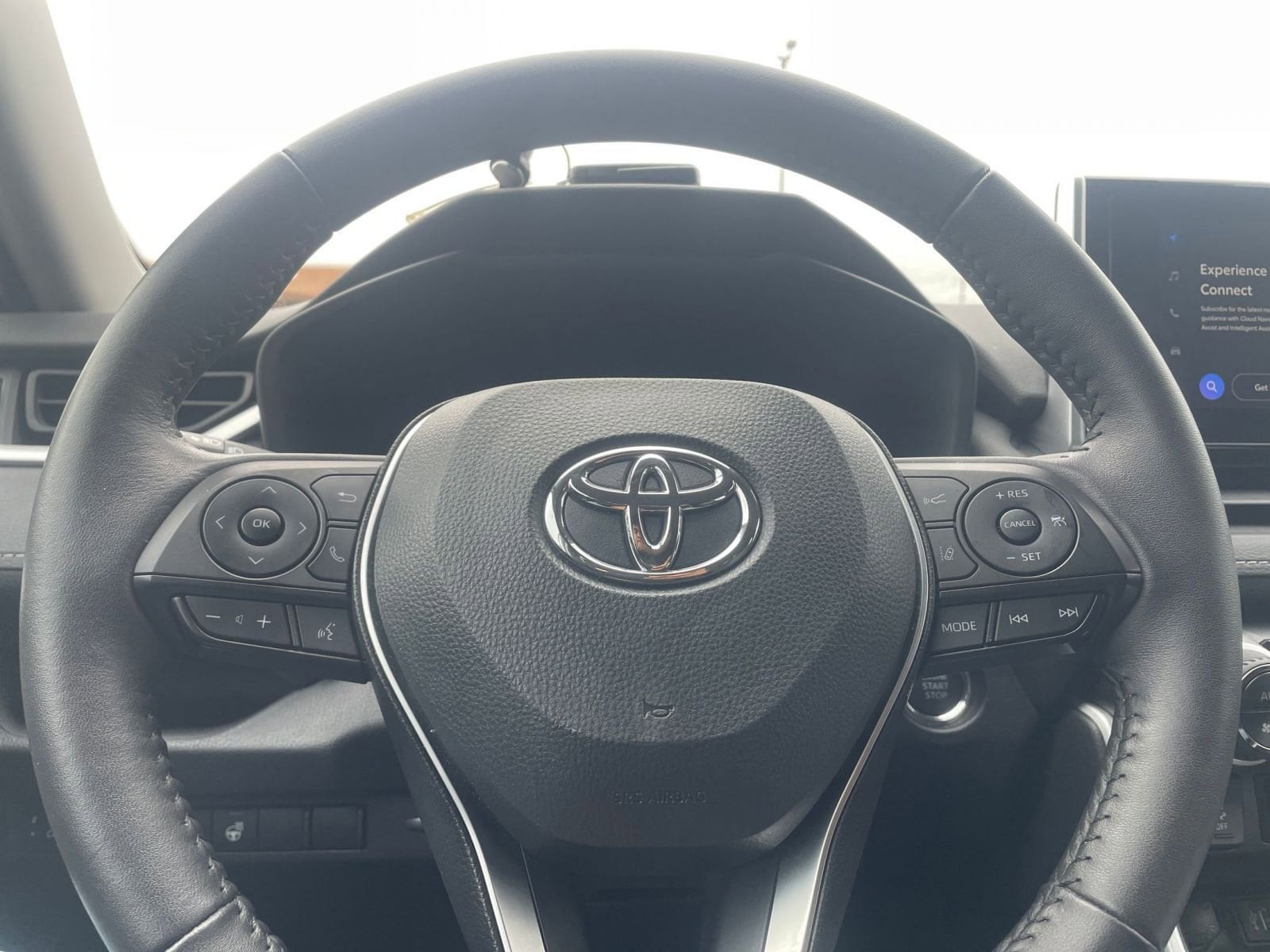 Thumbnail: 2025 Toyota RAV4 - 28