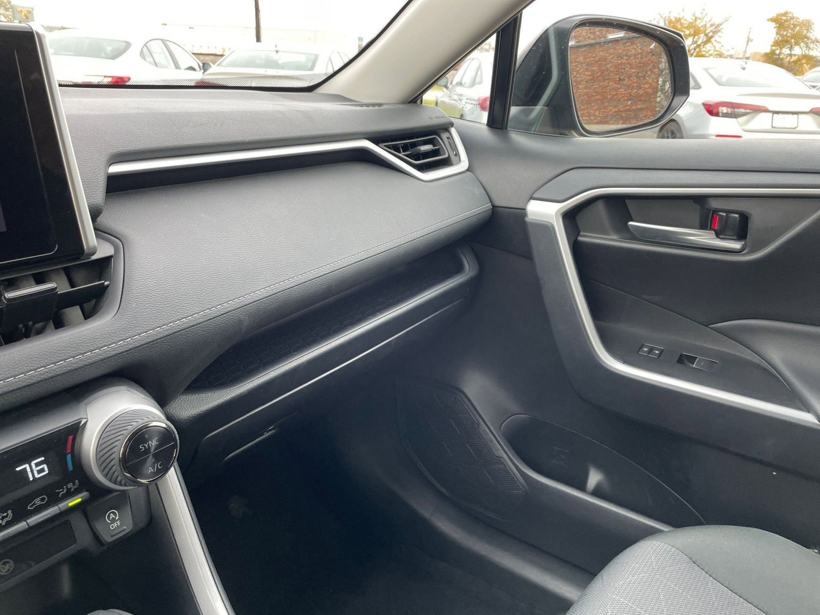 Thumbnail: 2025 Toyota RAV4 - 35