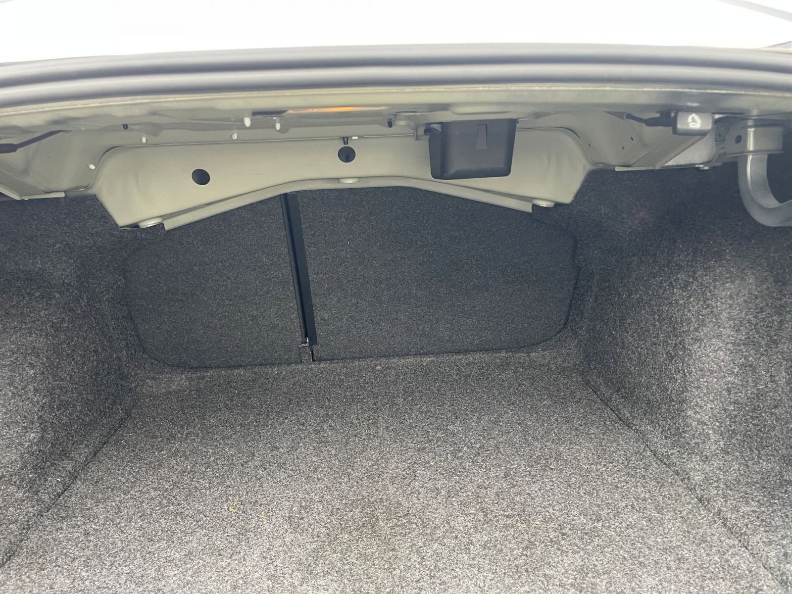 Thumbnail: 2025 Volkswagen Jetta - 32