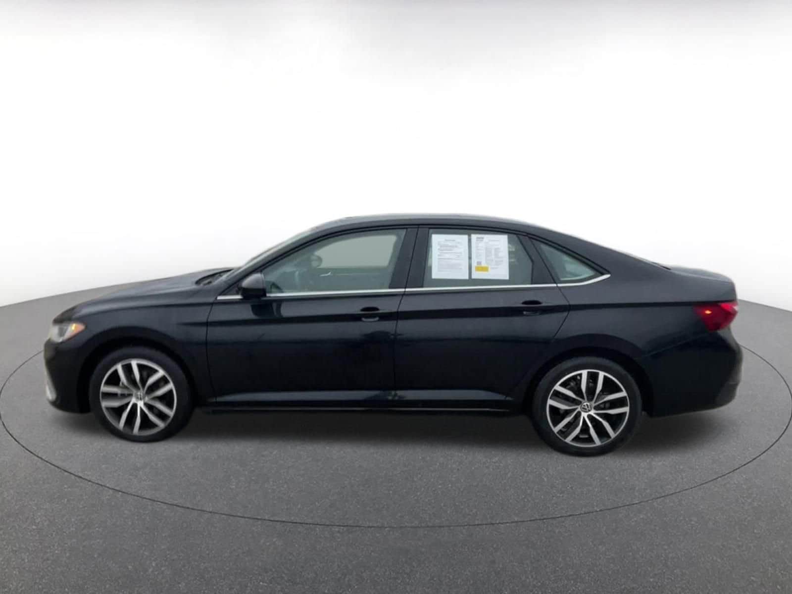 Thumbnail: 2025 Volkswagen Jetta - 9