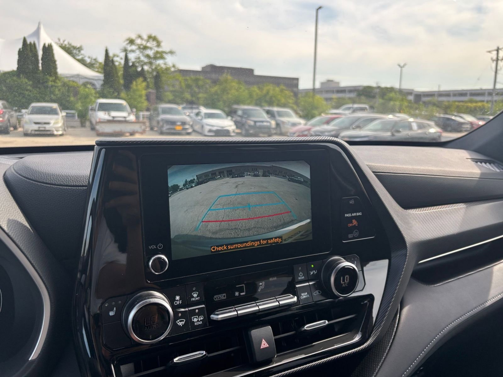 Thumbnail: 2025 Toyota Highlander - 23