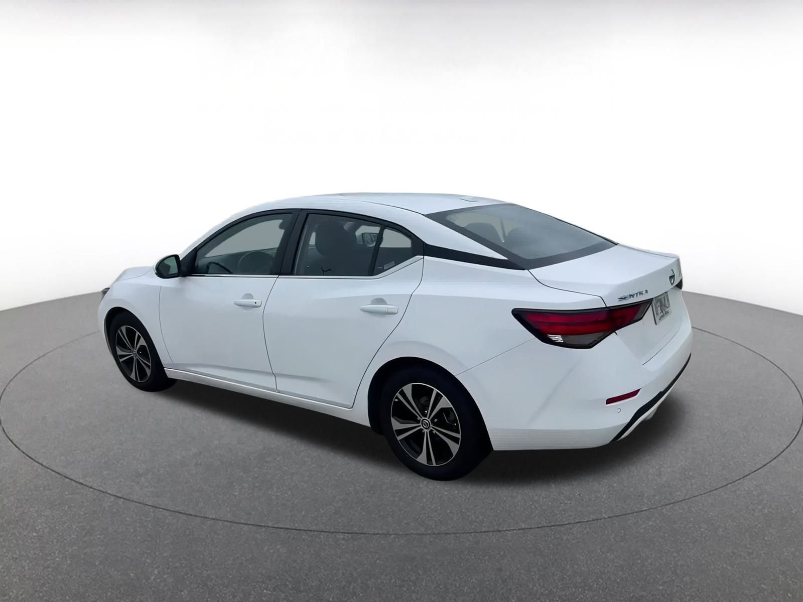 Thumbnail: 2022 Nissan Sentra - 10