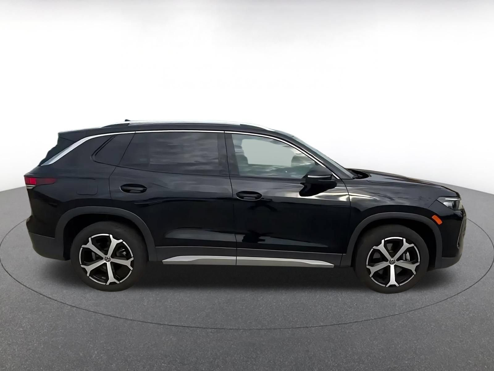 Thumbnail: 2026 Volkswagen Tiguan - 16