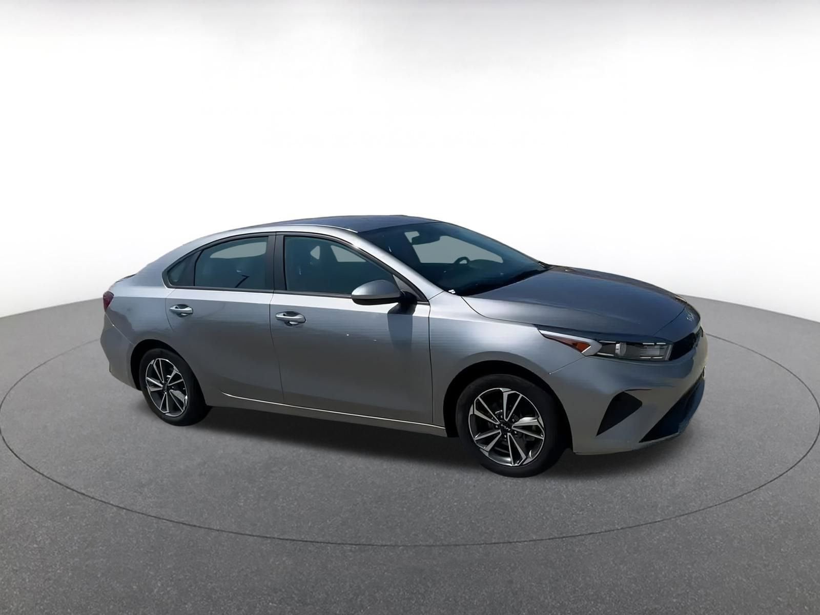 Thumbnail: 2023 Kia Forte - 2