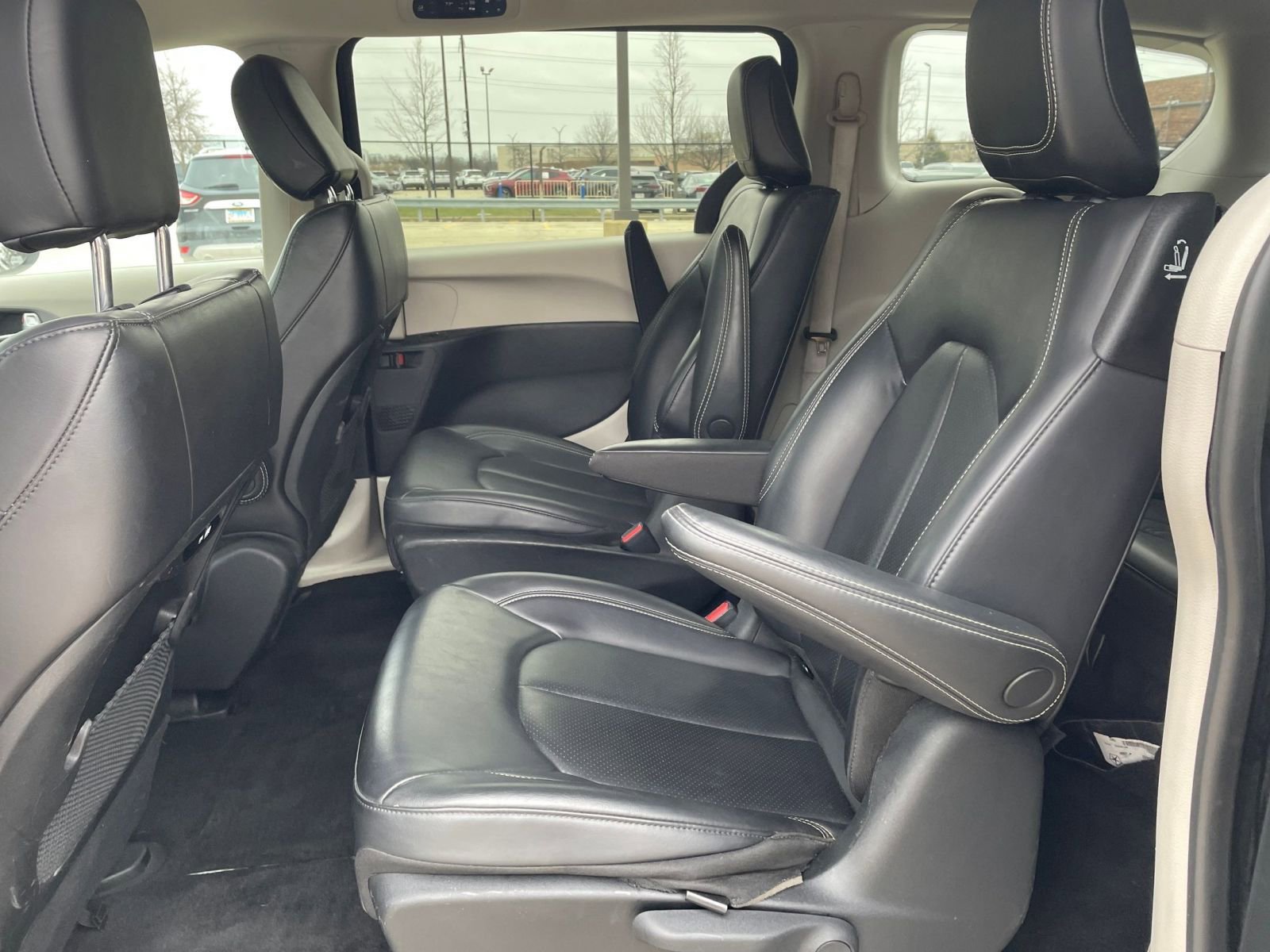 Thumbnail: 2023 Chrysler Pacifica - 28