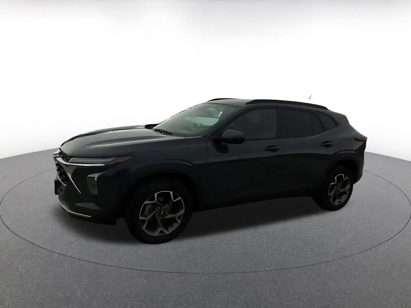 Thumbnail: 2025 Chevrolet Trax - 8