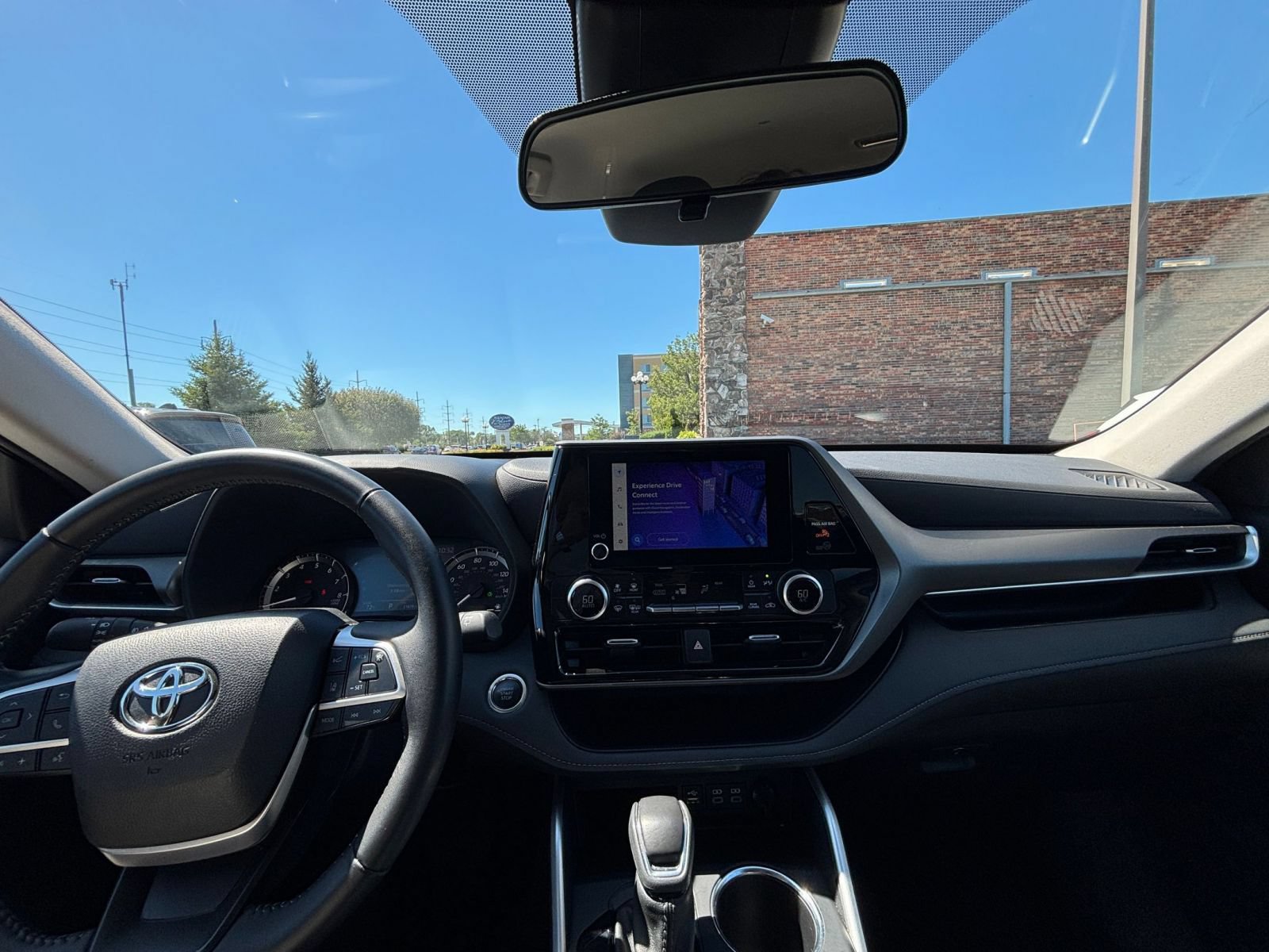 Thumbnail: 2025 Toyota Highlander - 35