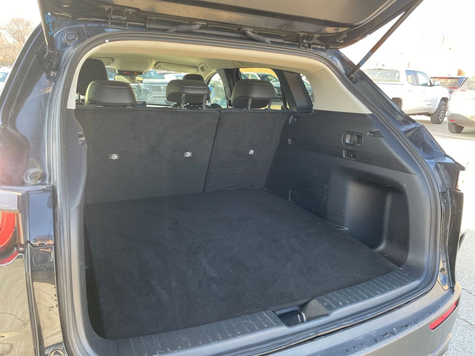 Thumbnail: 2025 Mazda CX-50 - 32