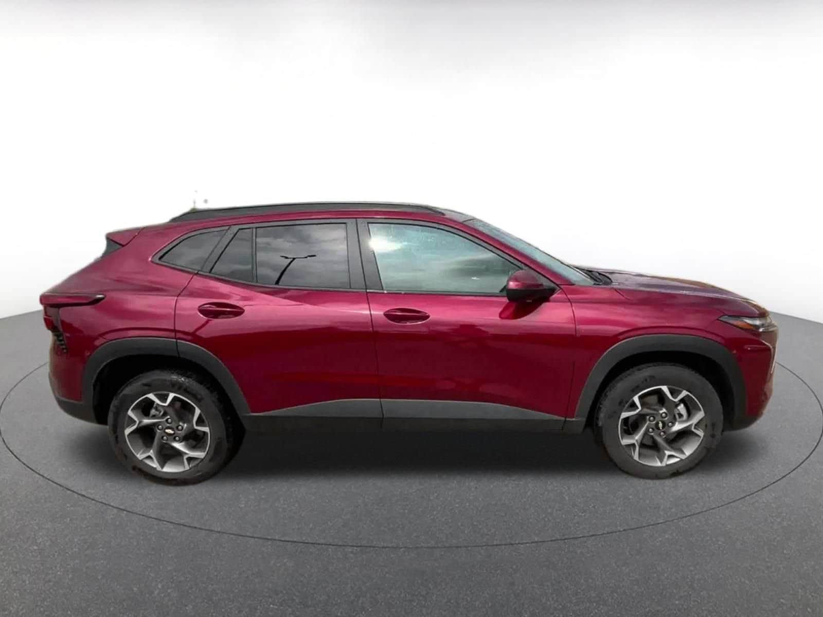 Thumbnail: 2025 Chevrolet Trax - 16