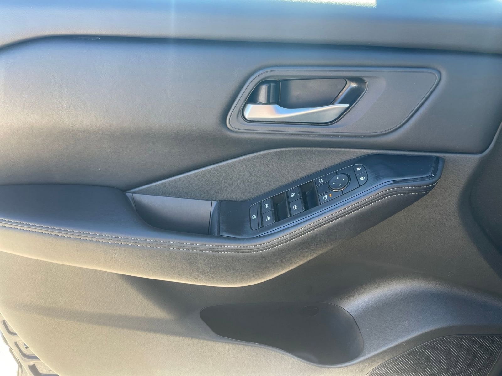 Thumbnail: 2025 Nissan Rogue - 18