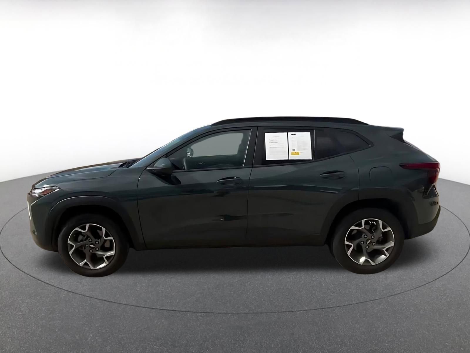 Thumbnail: 2025 Chevrolet Trax - 9