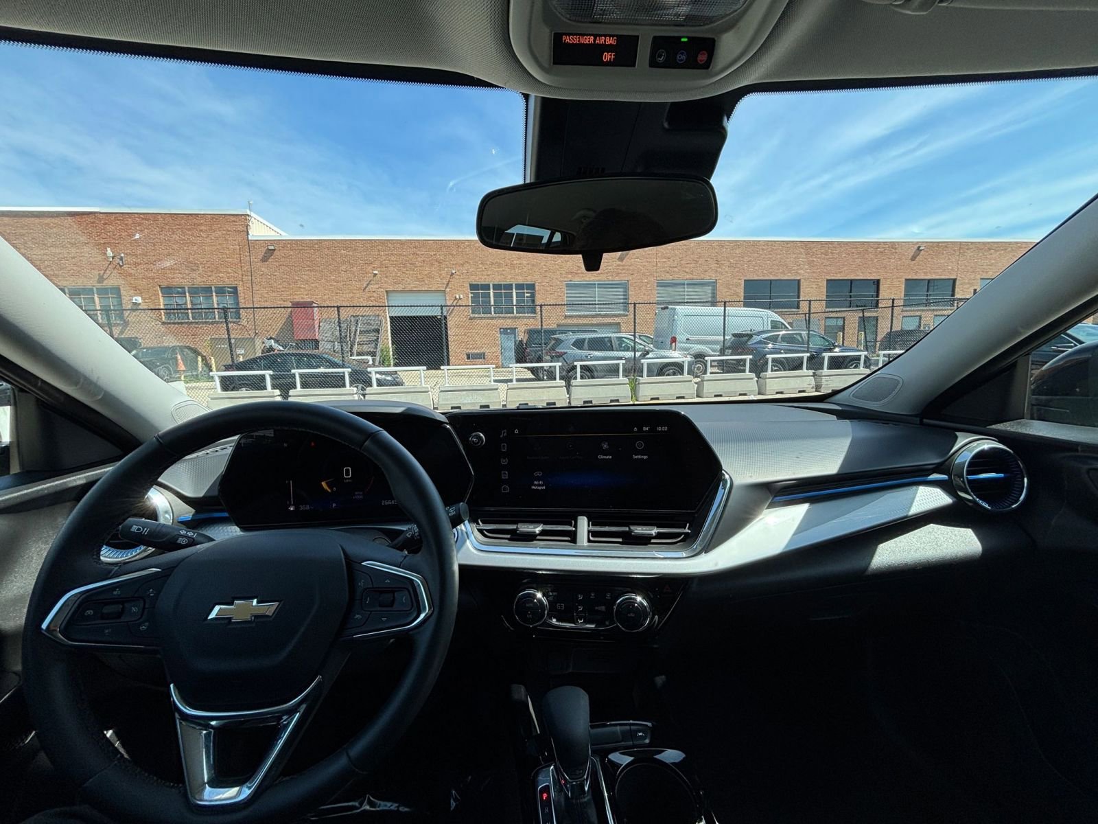 Thumbnail: 2025 Chevrolet Trax - 32