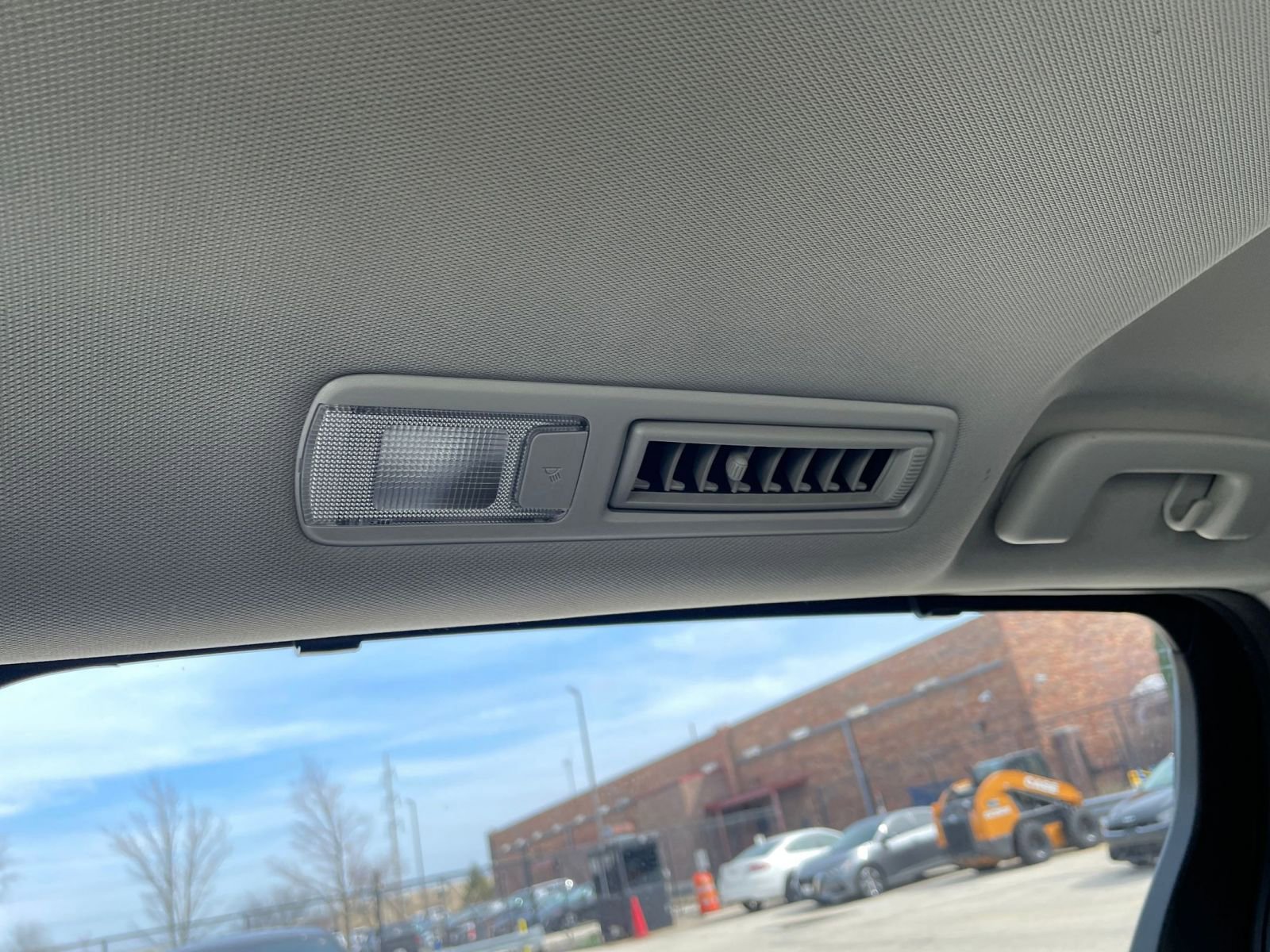 Thumbnail: 2024 Toyota Sienna - 24