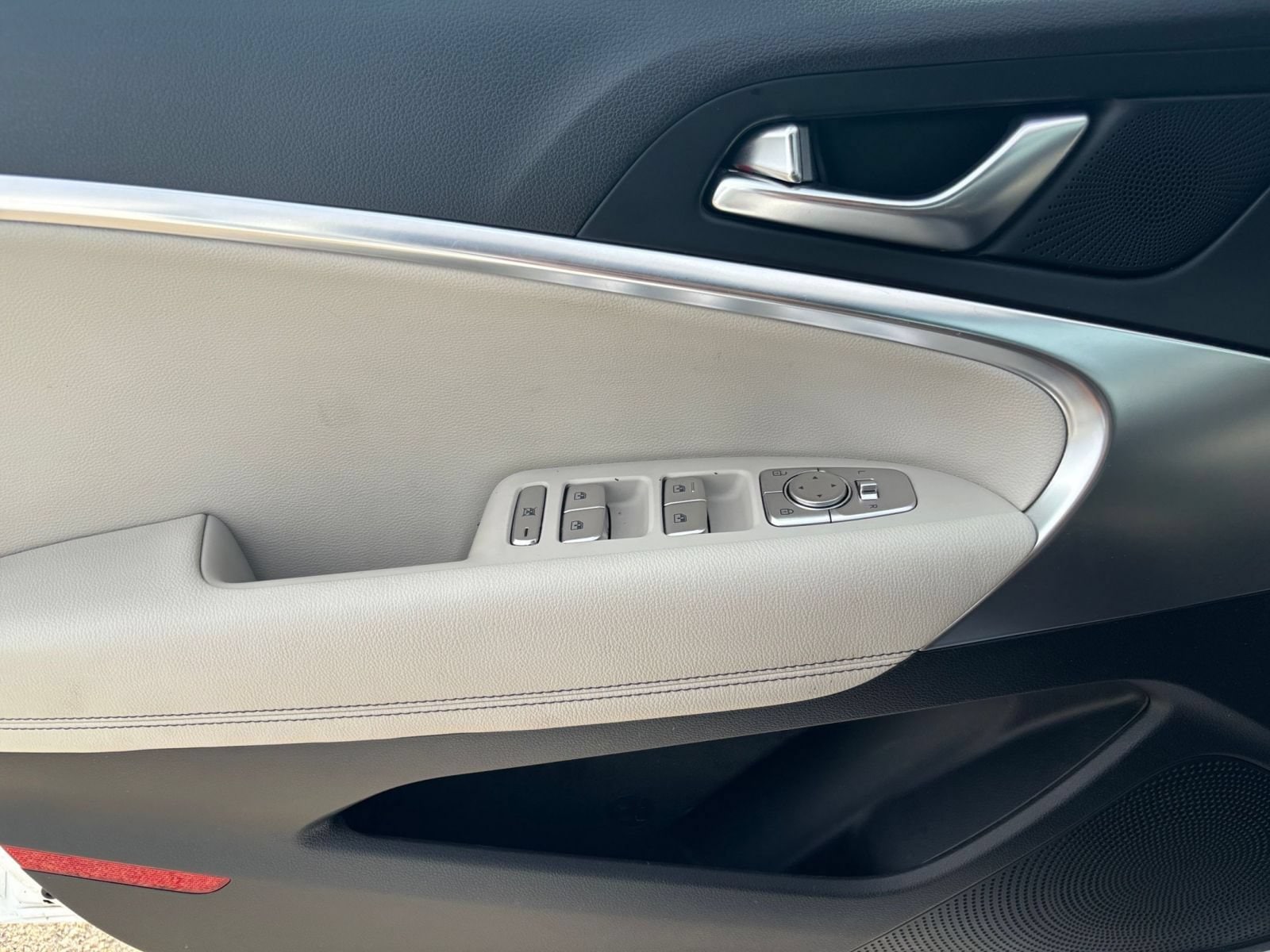 Thumbnail: 2025 Genesis G70 - 18