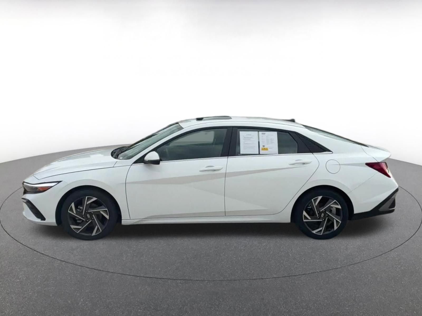 Thumbnail: 2025 Hyundai Elantra - 9