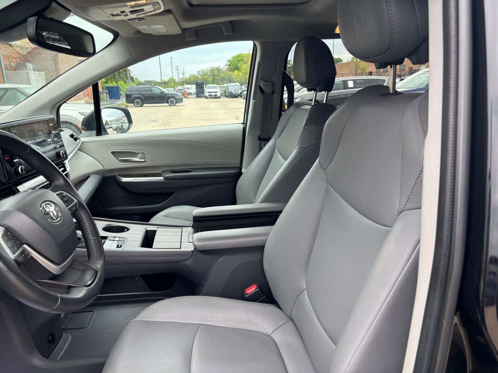 Thumbnail: 2024 Toyota Sienna - 27
