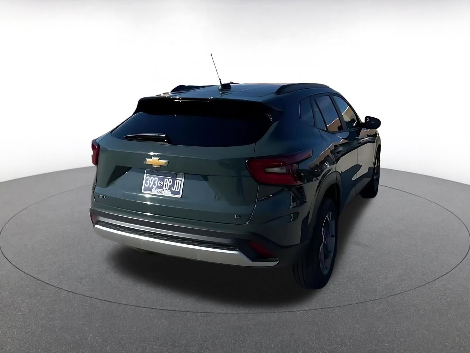 Thumbnail: 2025 Chevrolet Trax - 14