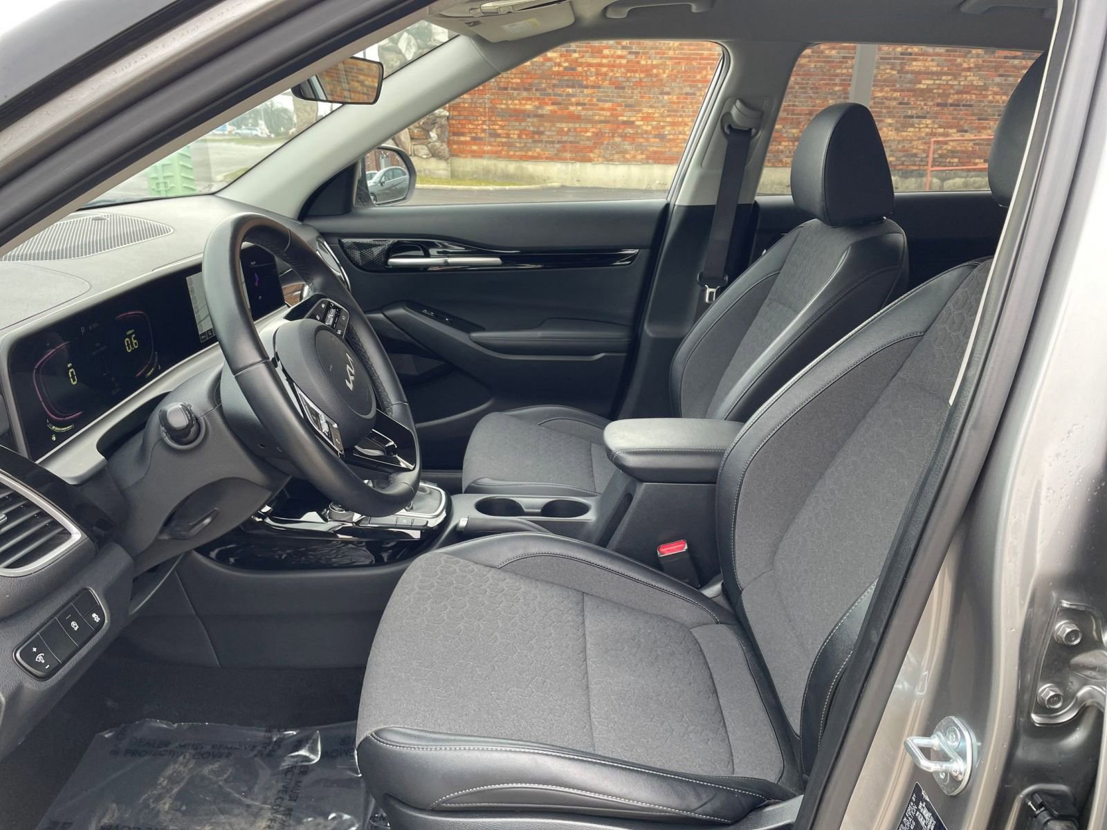 Thumbnail: 2025 Kia Seltos - 28