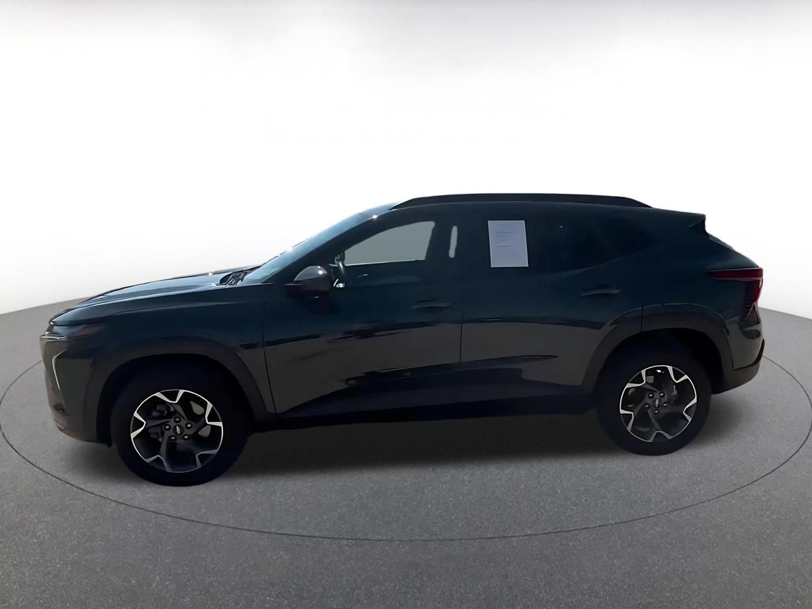 Thumbnail: 2025 Chevrolet Trax - 9