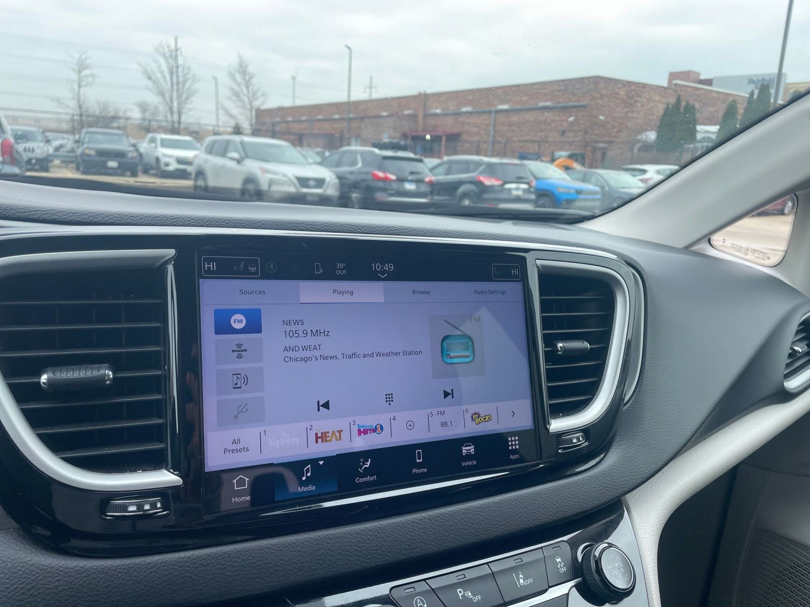 Thumbnail: 2024 Chrysler Pacifica - 20