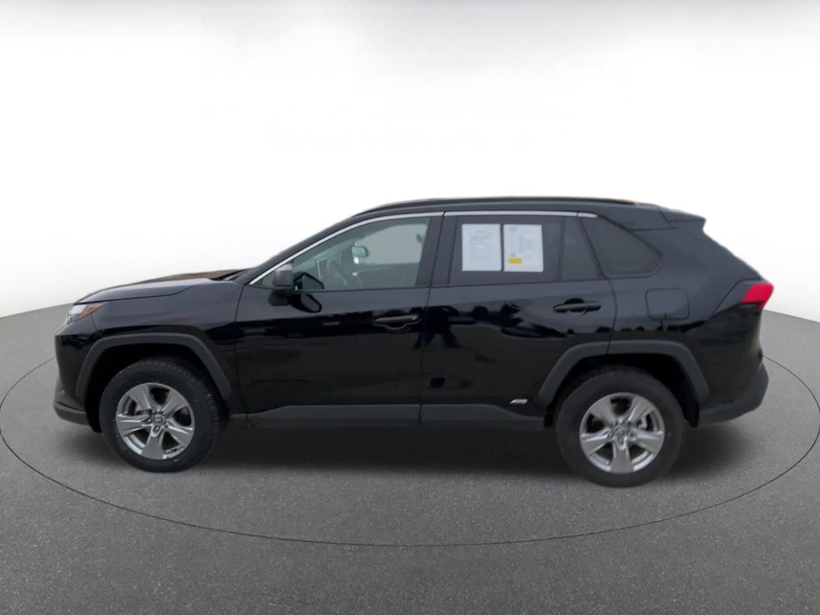 Thumbnail: 2025 Toyota RAV4 - 9