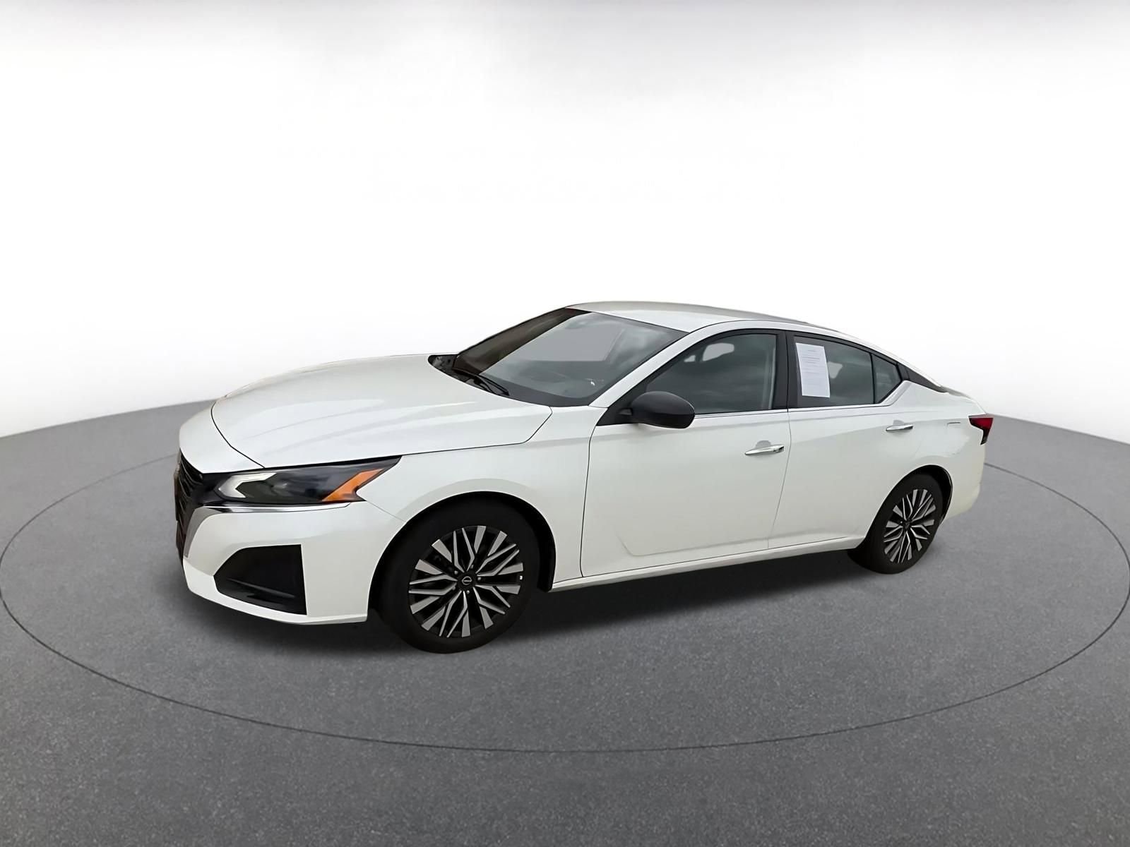 Thumbnail: 2025 Nissan Altima - 8