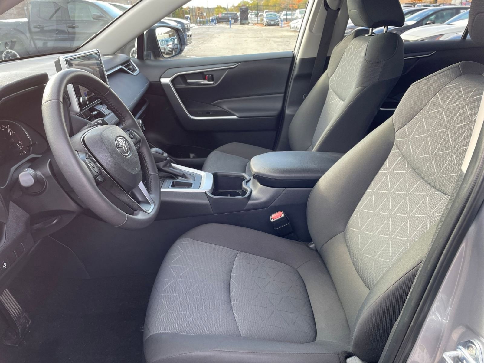 Thumbnail: 2025 Toyota RAV4 - 27