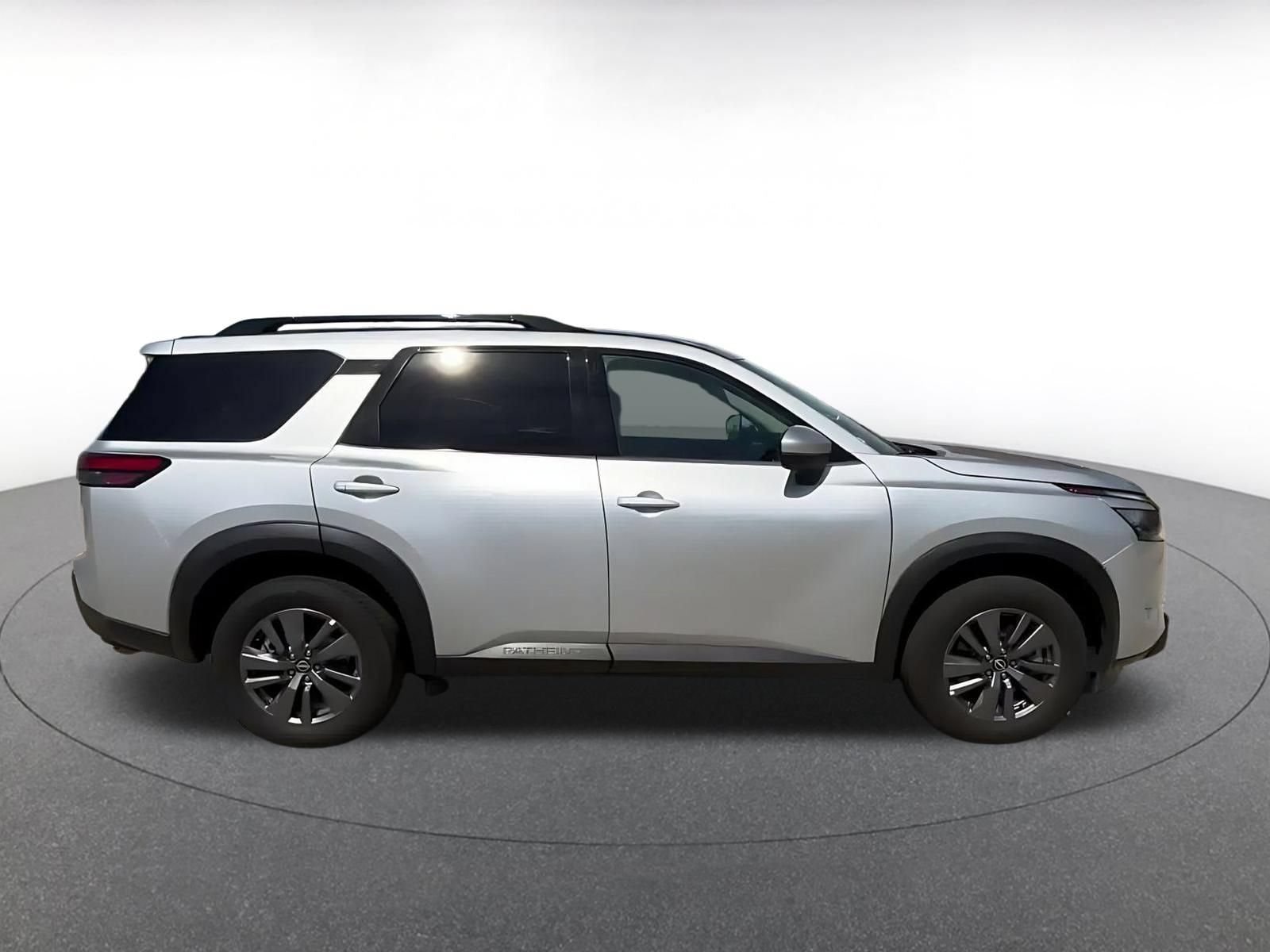 Thumbnail: 2025 Nissan Pathfinder - 13