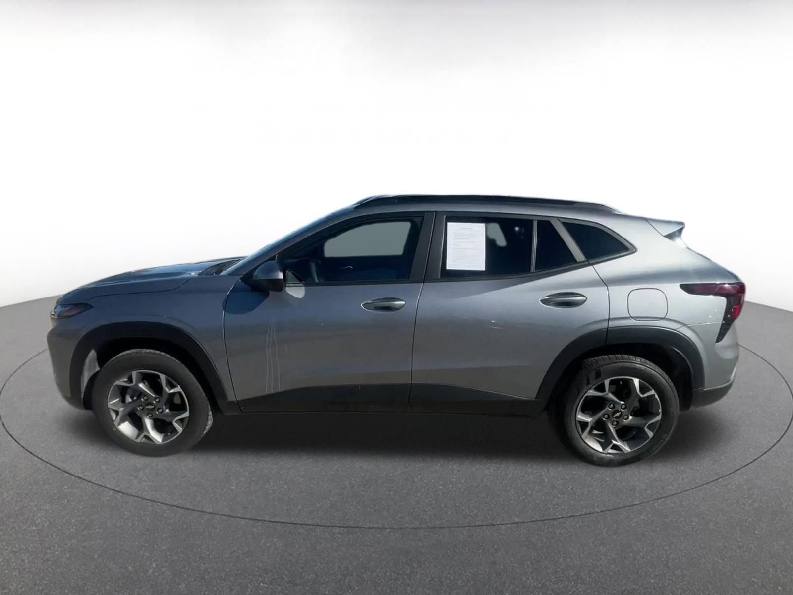 Thumbnail: 2025 Chevrolet Trax - 9