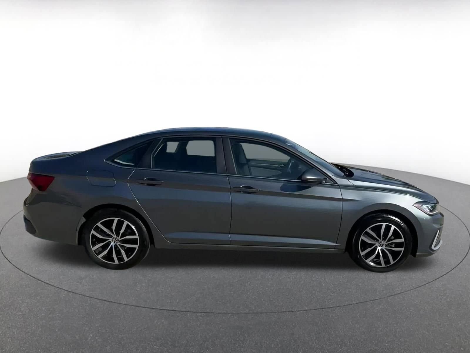 Thumbnail: 2025 Volkswagen Jetta - 15