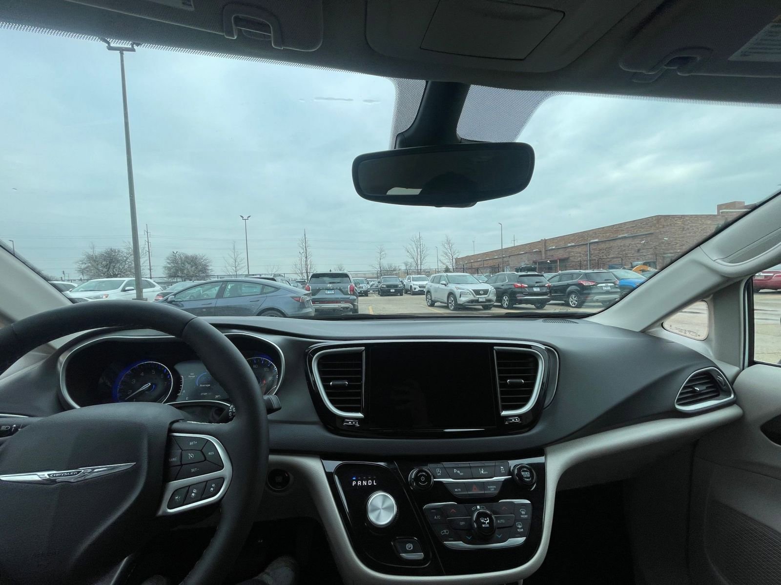 Thumbnail: 2024 Chrysler Pacifica - 34