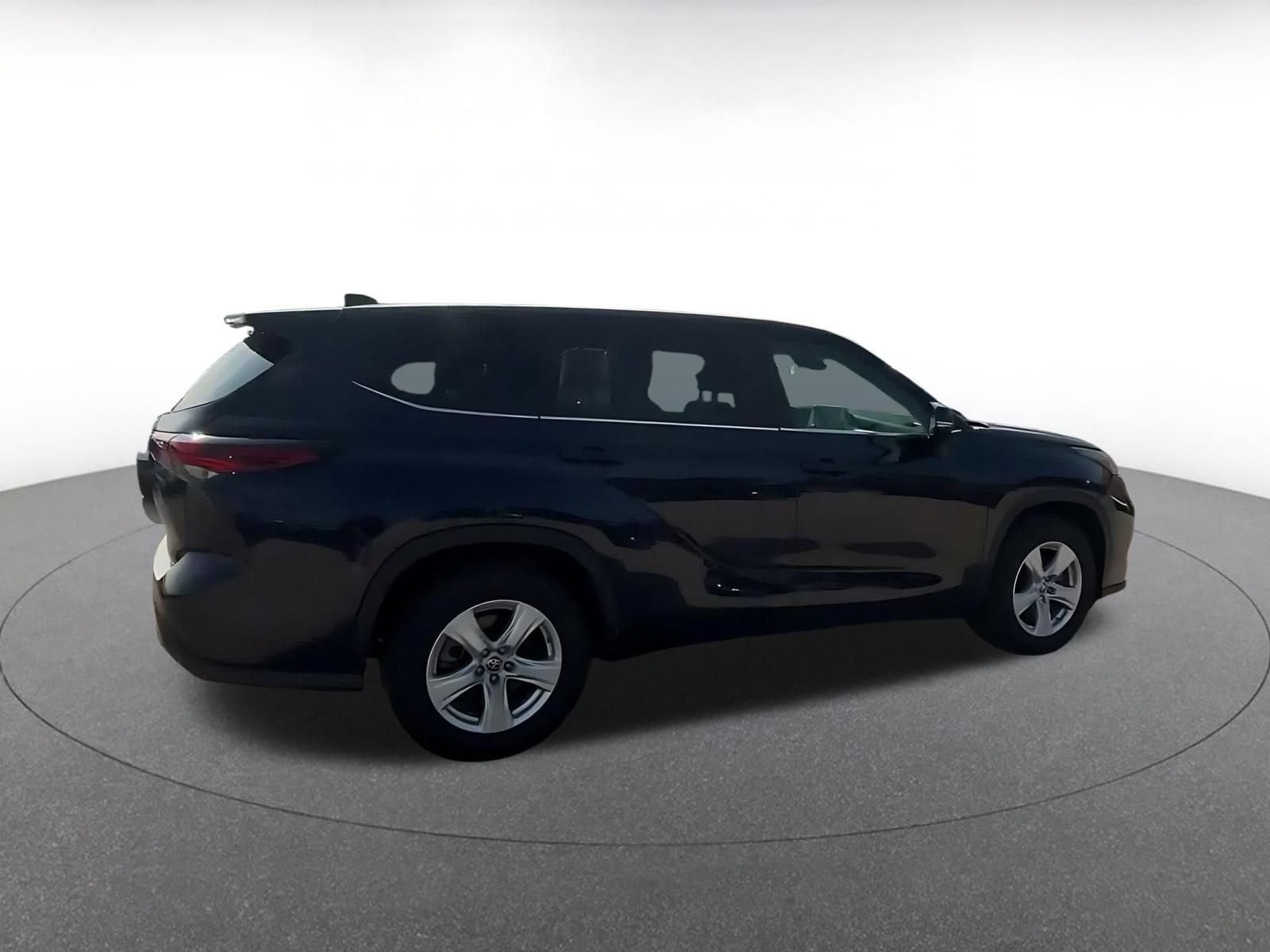 Thumbnail: 2025 Toyota Highlander - 11