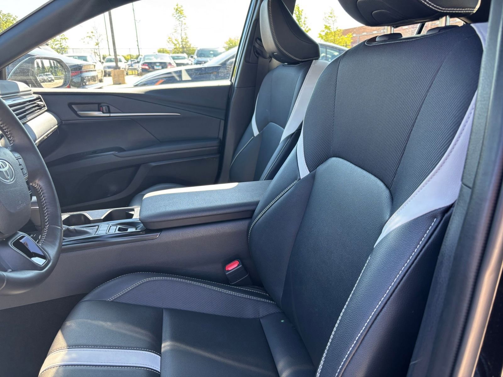 Thumbnail: 2025 Toyota Camry - 25