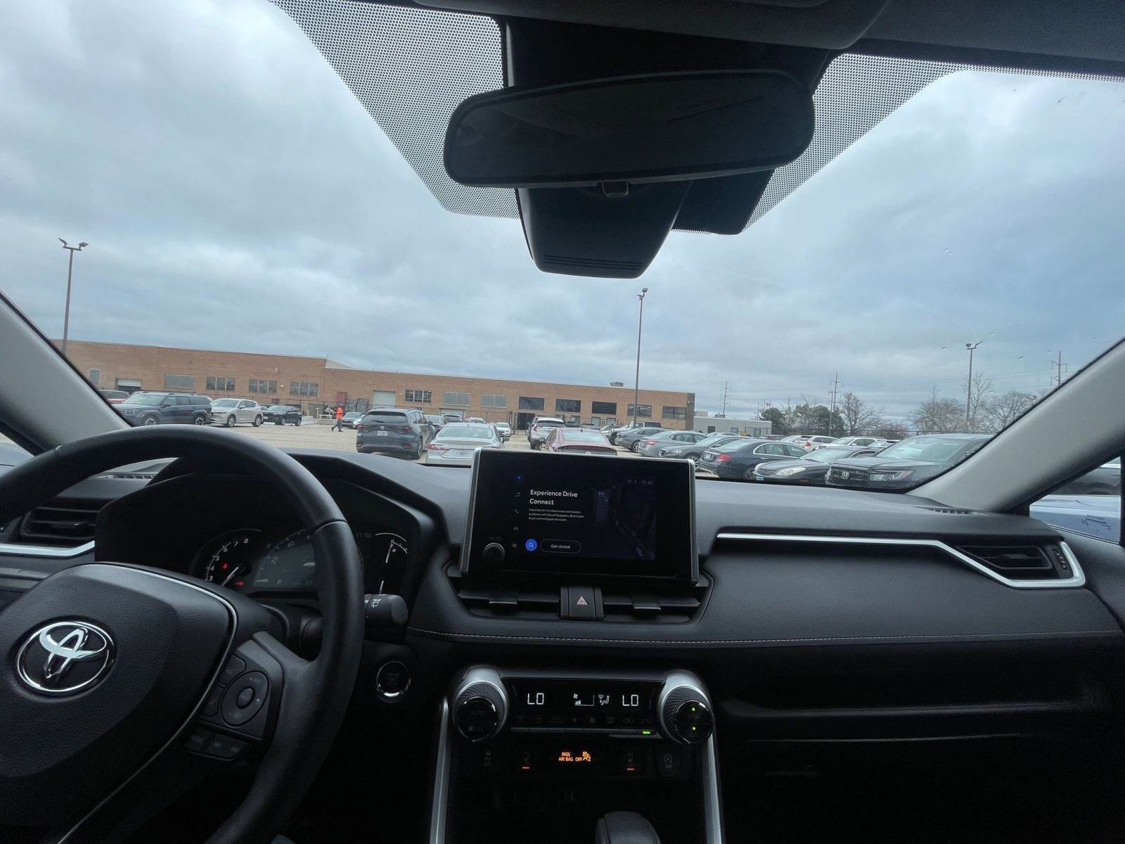 Thumbnail: 2025 Toyota RAV4 - 33