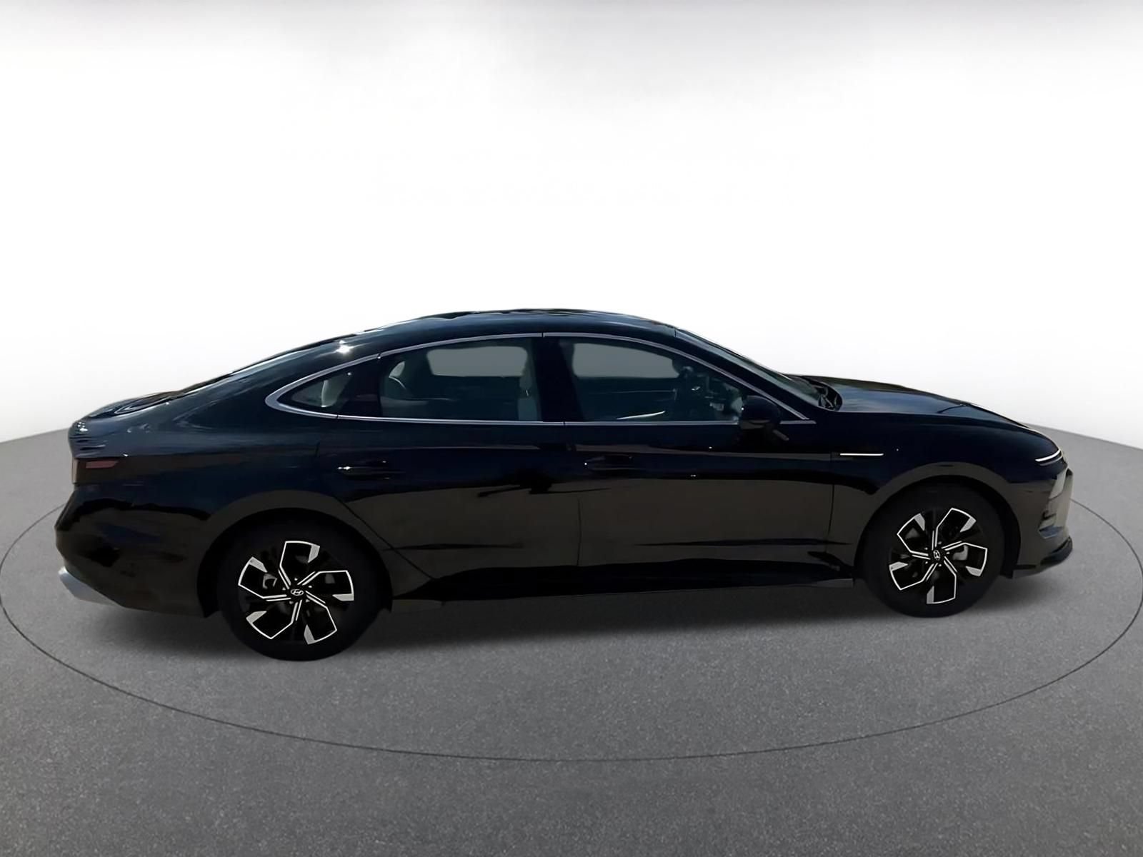 Thumbnail: 2025 Hyundai Sonata - 16