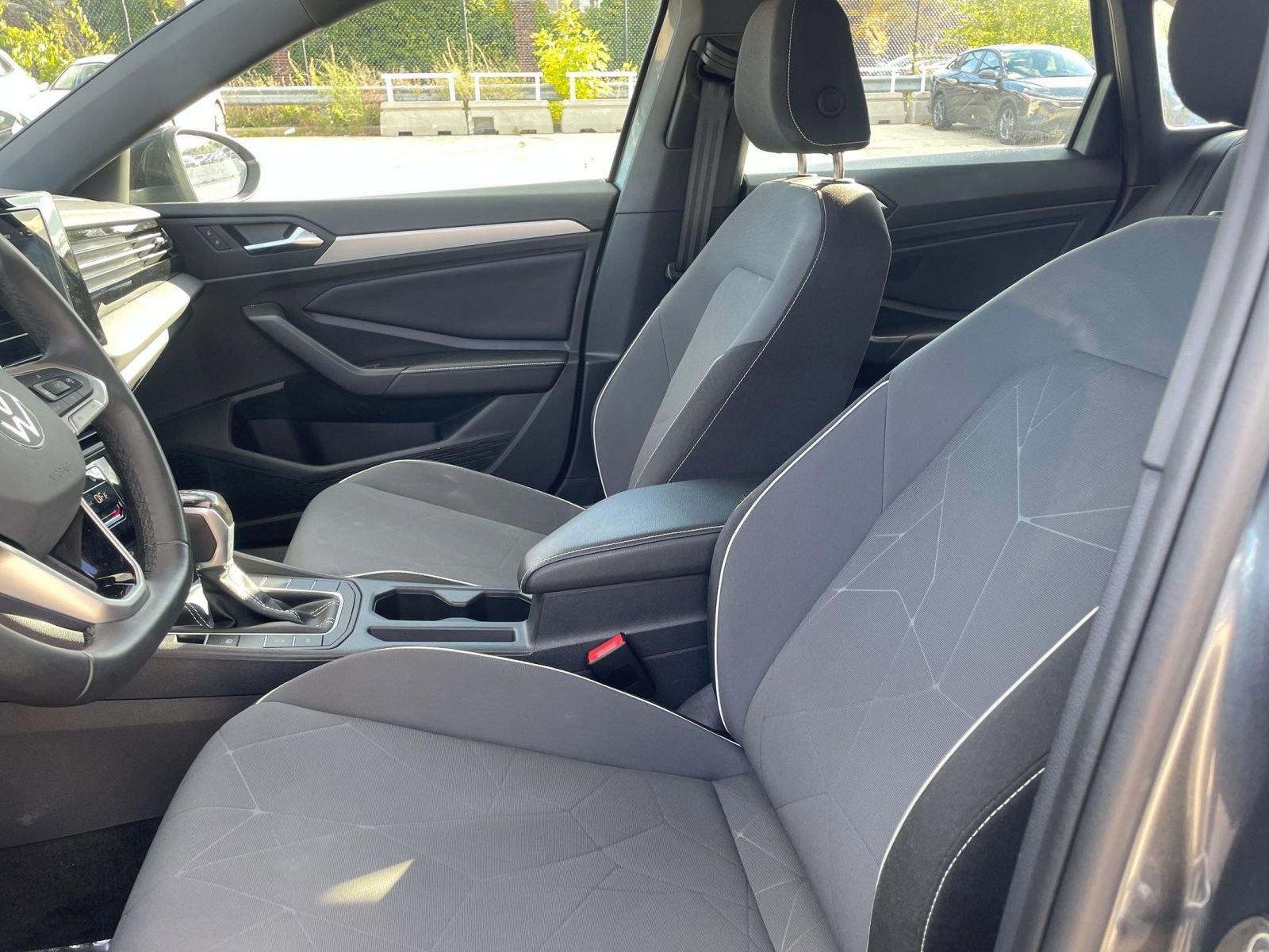 Thumbnail: 2025 Volkswagen Jetta - 25