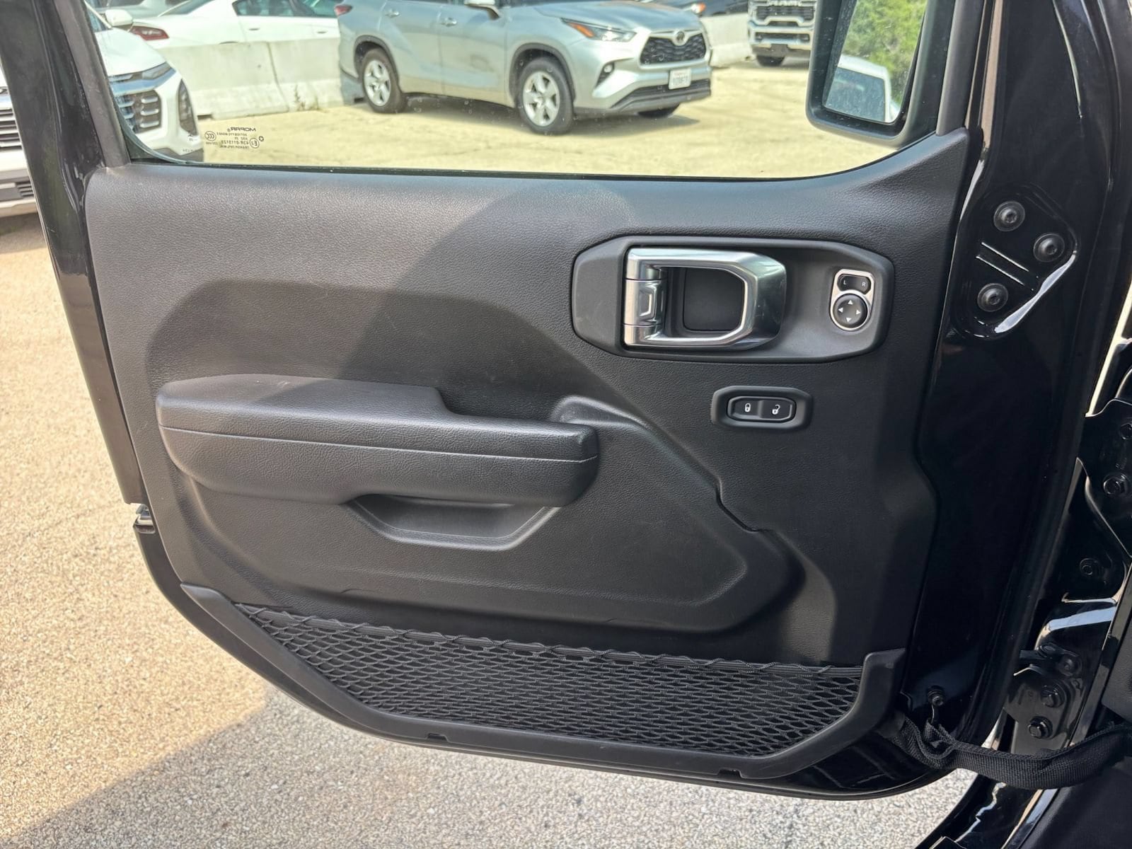Thumbnail: 2025 Jeep Wrangler - 15